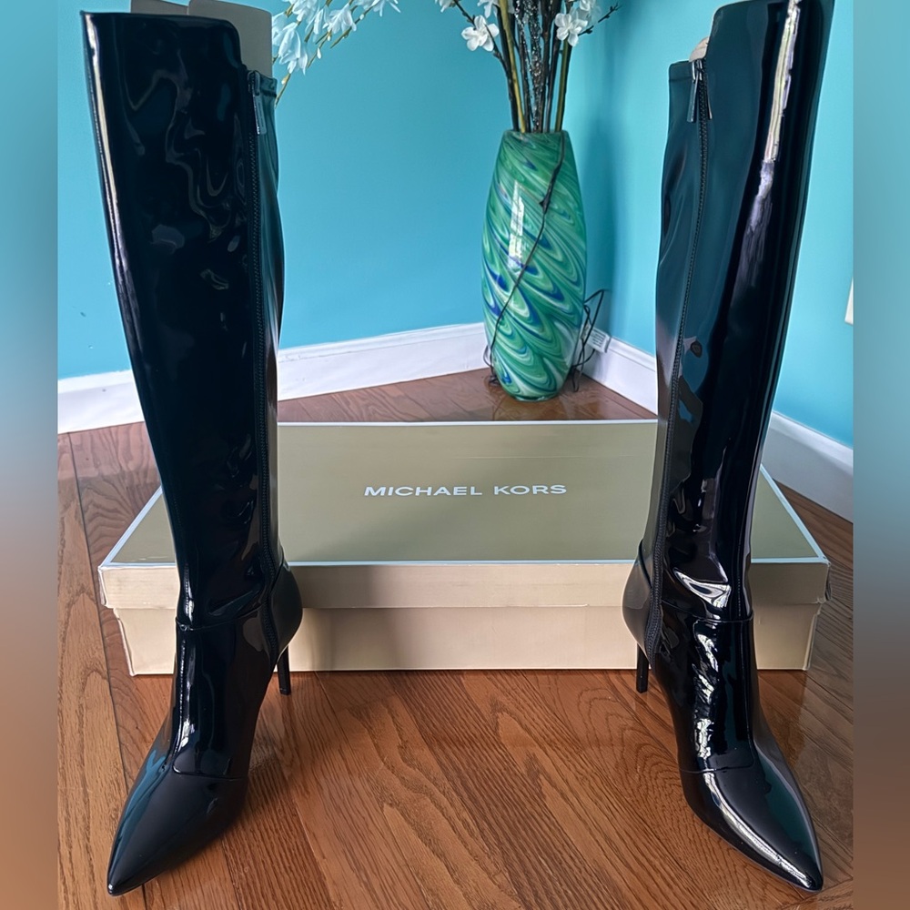 New- Michael Kors Black Patent Leather Dorothee Flex Boots- Size 9